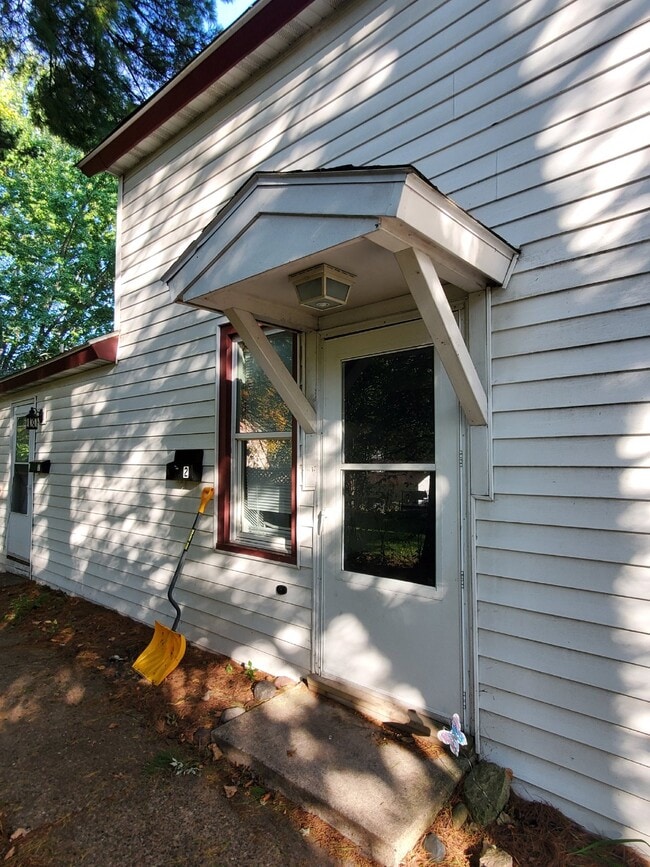 Building Photo - 1BR 1BA Main Level Unit - Tri-plex Property in Stillwater