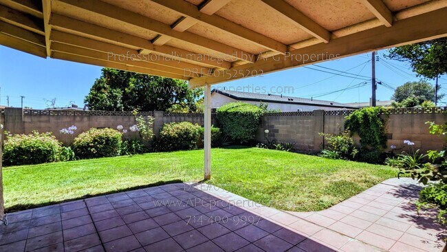 Building Photo - 13392 Dawn Ave