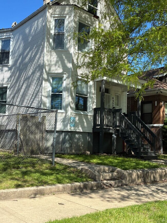 Building Photo - 6952 S Ada St