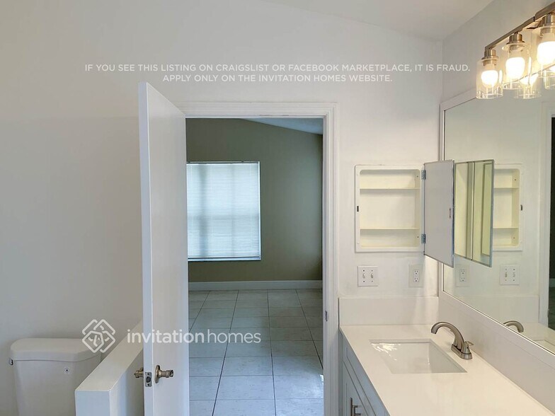 Building Photo - 6249 Island Way