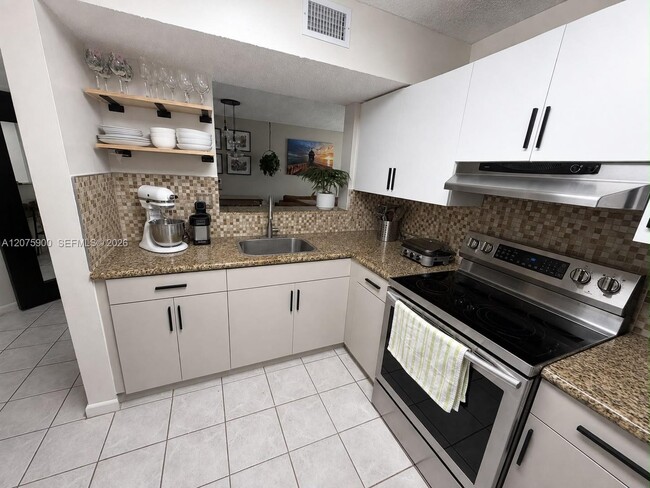 Building Photo - 1195 NW 125th Ct
