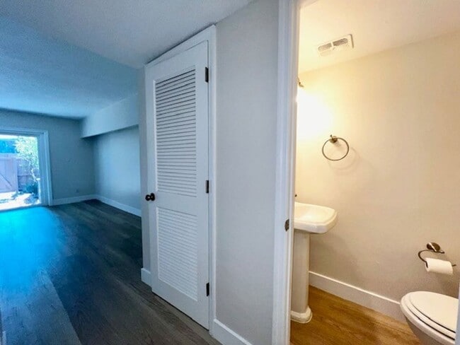 Building Photo - 2X2.5 -MOVE IN NOW! NEW LVP FLOORING ON 1ST FLOOR! NEW CARPET ON 2ND FLOOR! WATER VIEWS! CALL TOD...