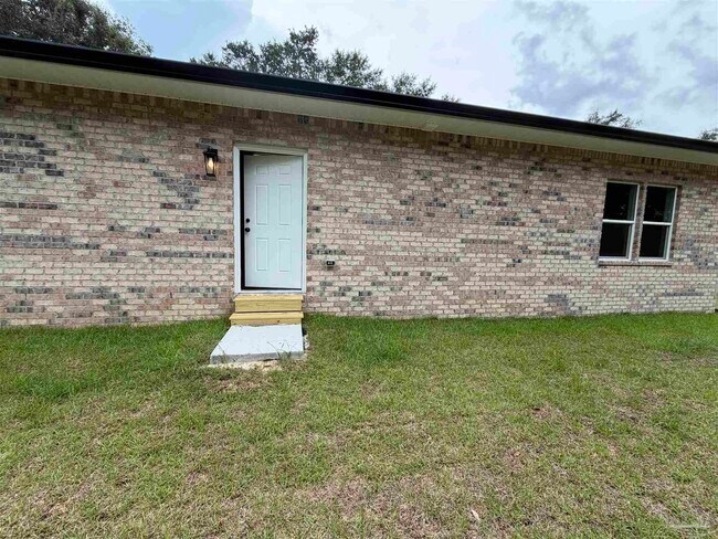Building Photo - 3920 Thornton St