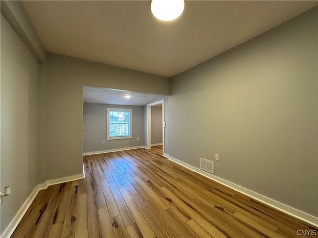 Building Photo - 128 Caroline Ave