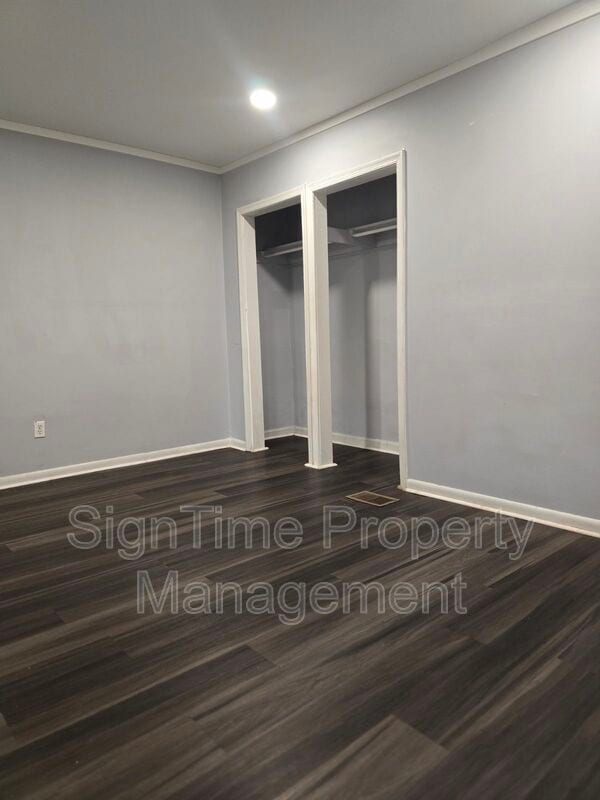 Building Photo - 235 Summit Ave