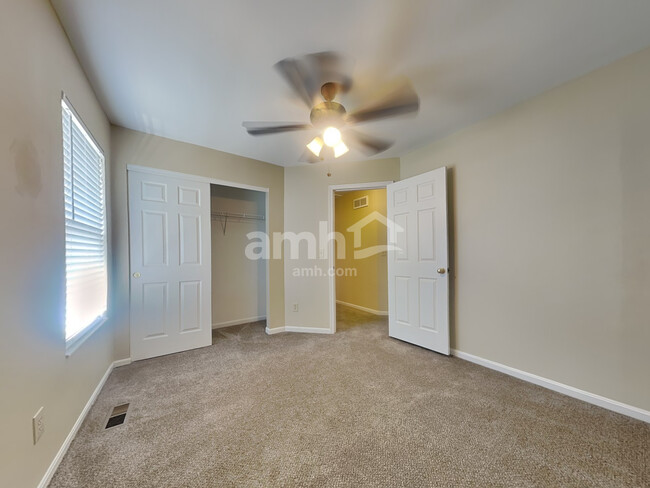 Building Photo - 6939 Sandbur Ct
