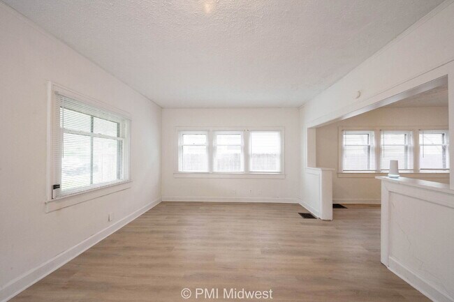 Building Photo - 1331 W 34th St