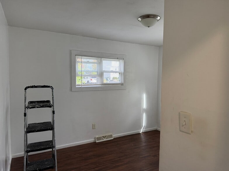 Building Photo - 41 Mary Hadge Dr