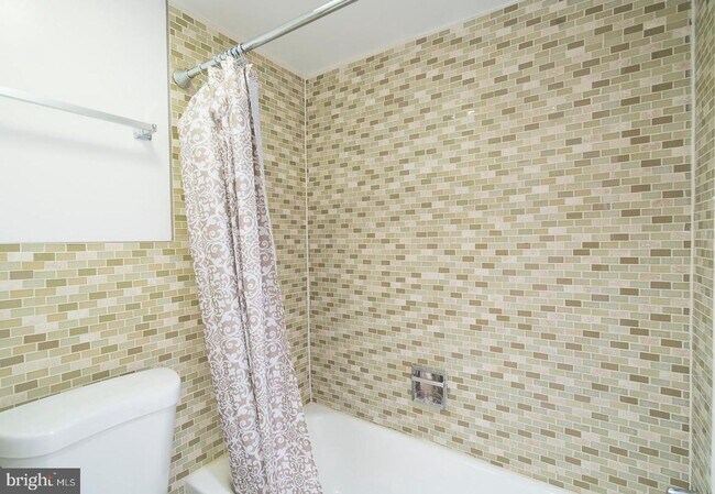 Building Photo - DC Studio Near Logan and DuPont Circle