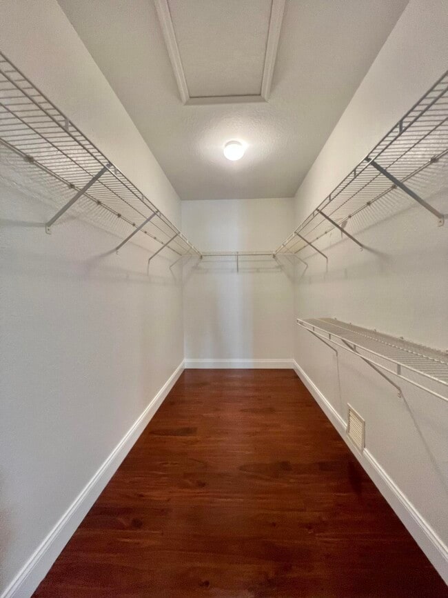 Building Photo - 1110 Belmont Pl