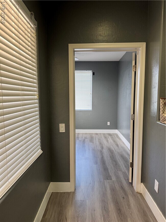 Building Photo - 6868 Sky Pointe Dr