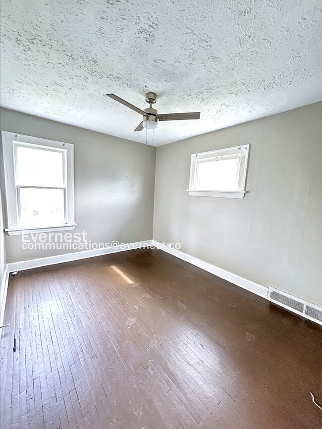 Building Photo - 12013 Parkhill Ave