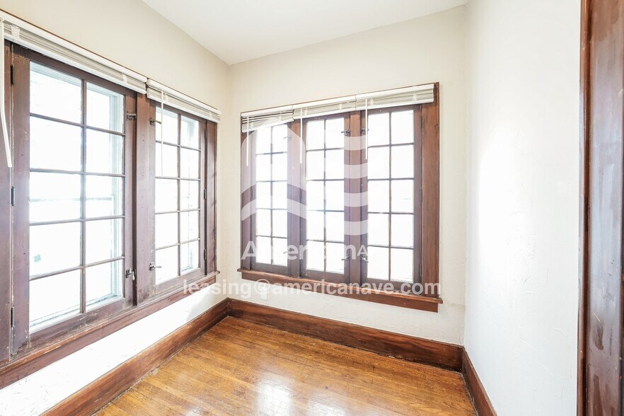 Building Photo - 206 Grafton St