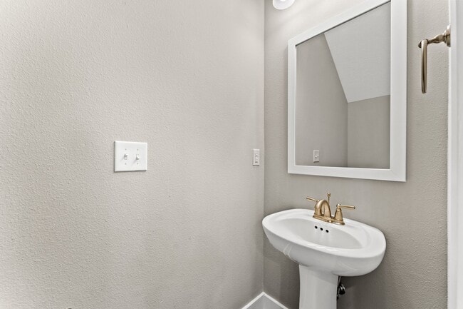 Building Photo - 259 N Sand Palm Rd