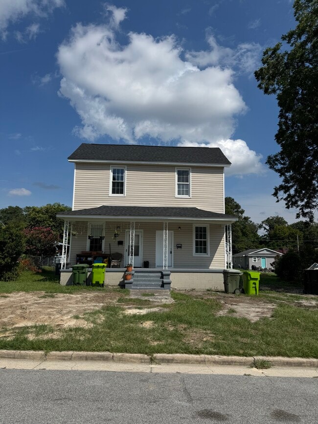 Building Photo - 712 Maryland St