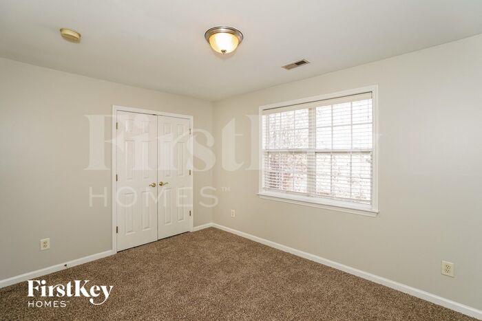 Building Photo - 29 Holly Springs Ln