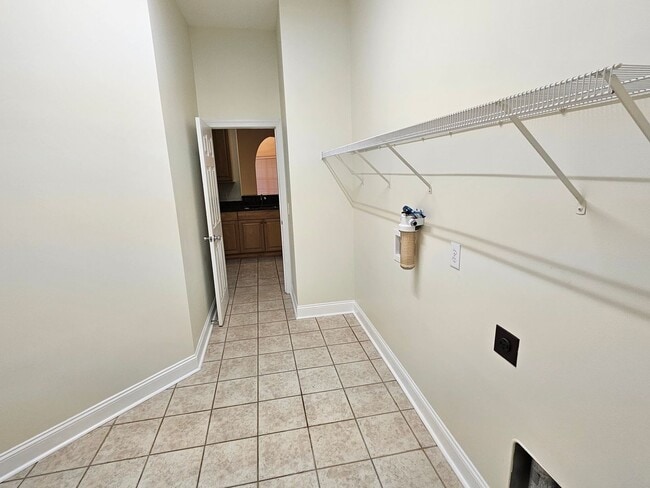 Building Photo - Beautiful 3 Bedroom 2 bath Home in Hampste...