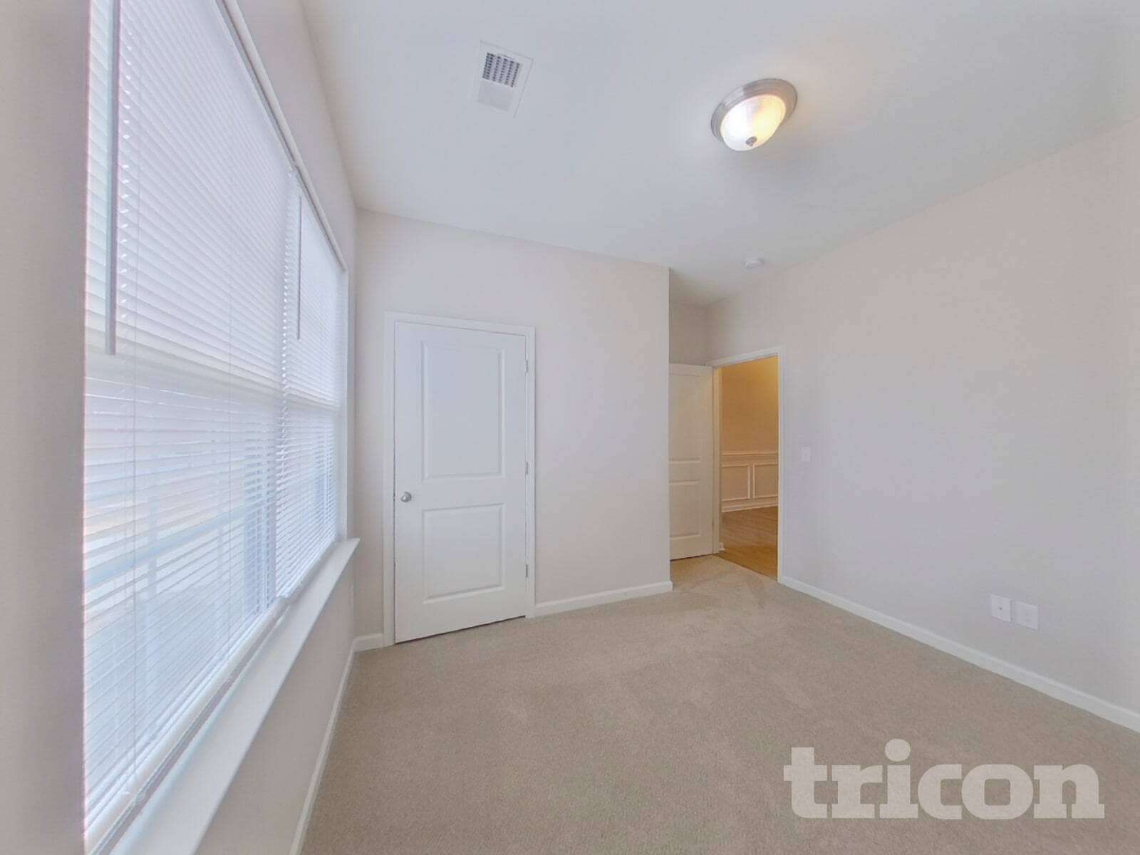 Building Photo - 453 All Seasons Dr