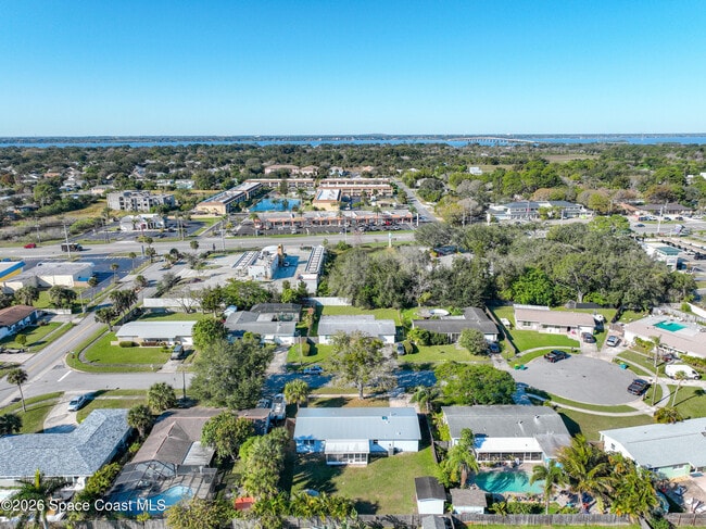 Building Photo - 2140 Emerald Ct