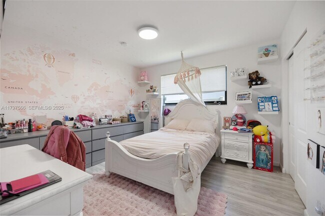 Building Photo - 20375 NE 22nd Pl