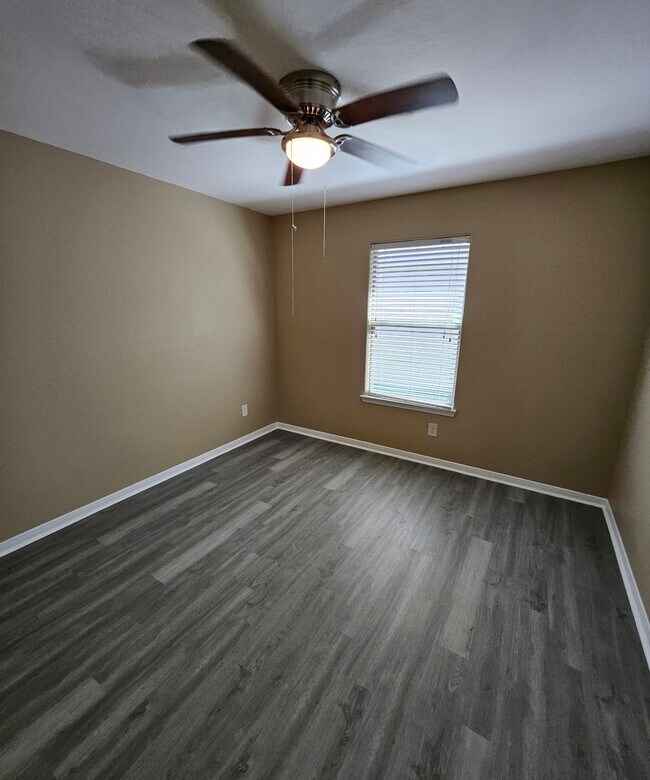 Building Photo - 21362 Slate Crossing Ln