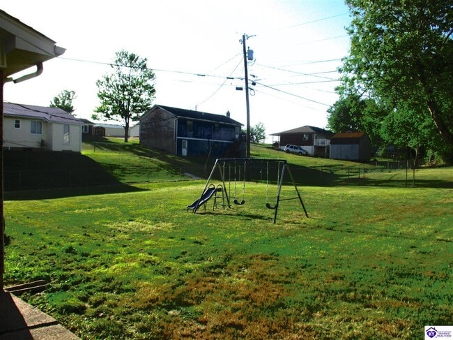 Building Photo - 102 Front 9 Dr