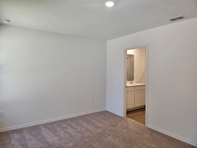 Building Photo - New build-3 bedroom, 2 bath