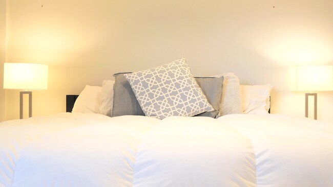 Comfy King Size Bed - 400 S Lafayette St