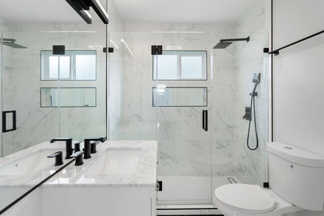 Building Photo - Designer Culver/Fairfax House + Studio | Dog Run & Private Orchard | 3-Car Parking