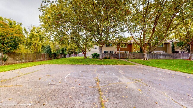 Building Photo - 562 Santa Alicia Dr