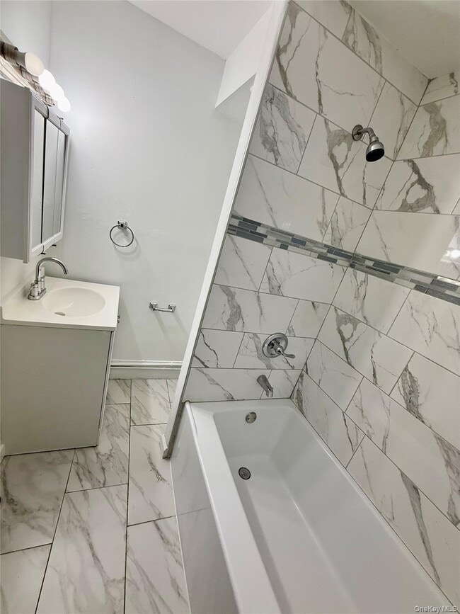 Building Photo - 9 Arlington Pl