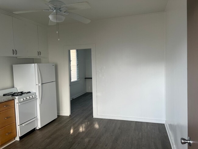 Building Photo - Pet-Friendly 1BR in Honolulu’s Kapahulu Ar...