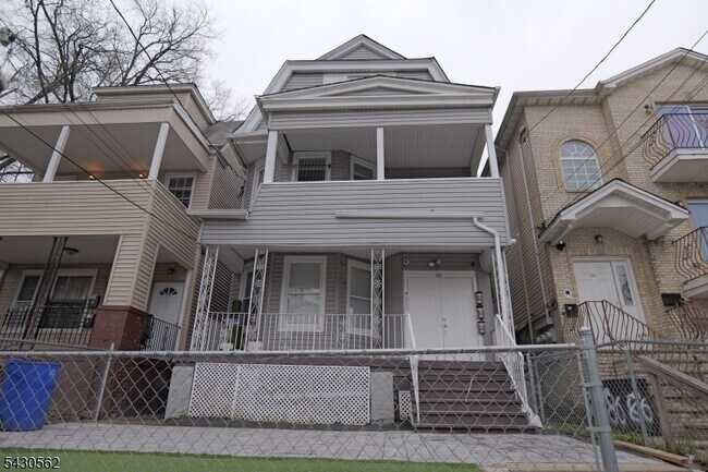 Building Photo - 84 Scheerer Ave