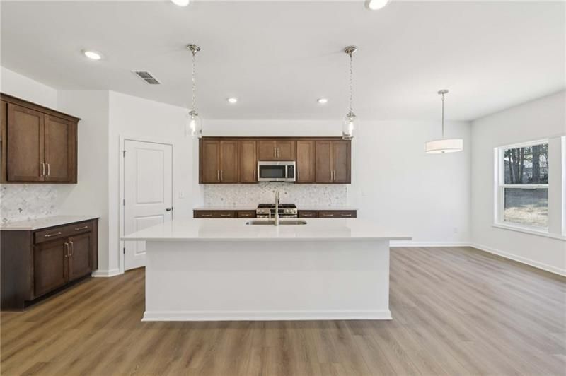 Building Photo - 64 Silverleaf Trl