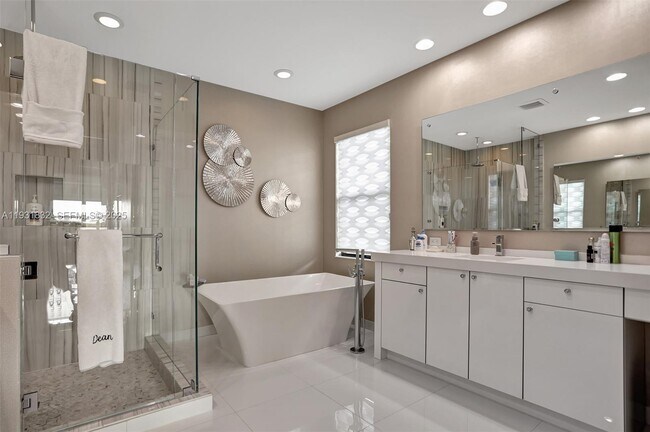 Building Photo - 17113 Aquavera Way