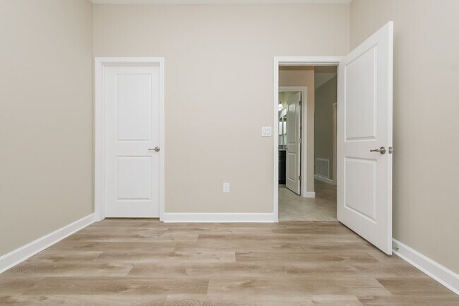 Building Photo - 14279 Blue Dasher Dr