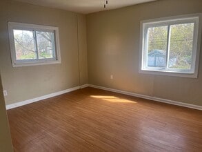 Building Photo - 328 W 17th St