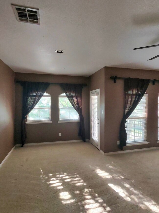 Building Photo - 6072 Pisa Ln