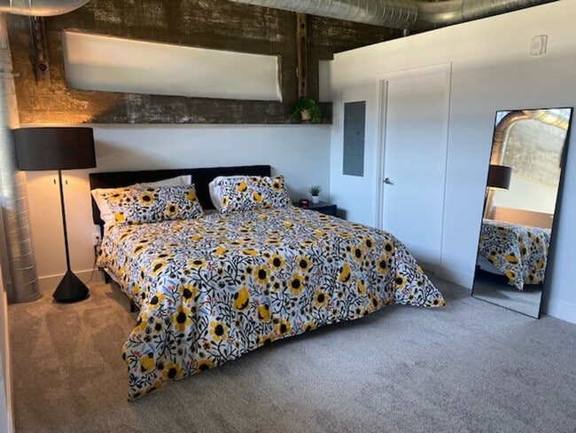 Building Photo - 2 Bedroom 2 Bathroom Loft Near Loveland Bi...