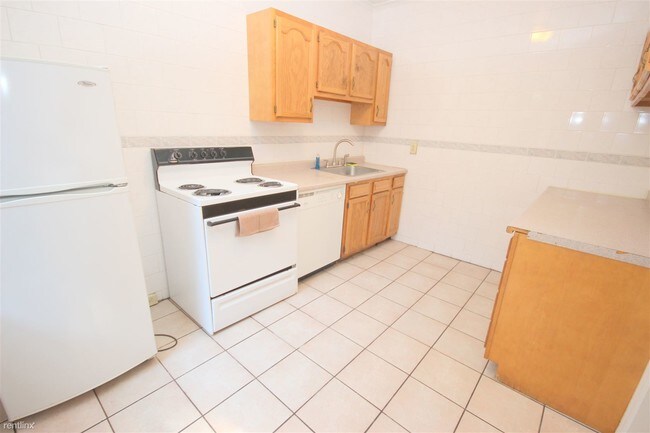 Building Photo - 5536 Kamin St