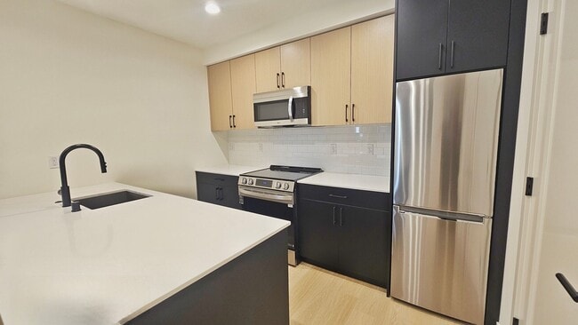 Building Photo - Brand New 2 Bed 2 Bath Townhome in North Beacon Hill, Seattle.