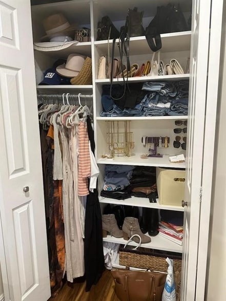 Building Photo - 814 SE 13th St