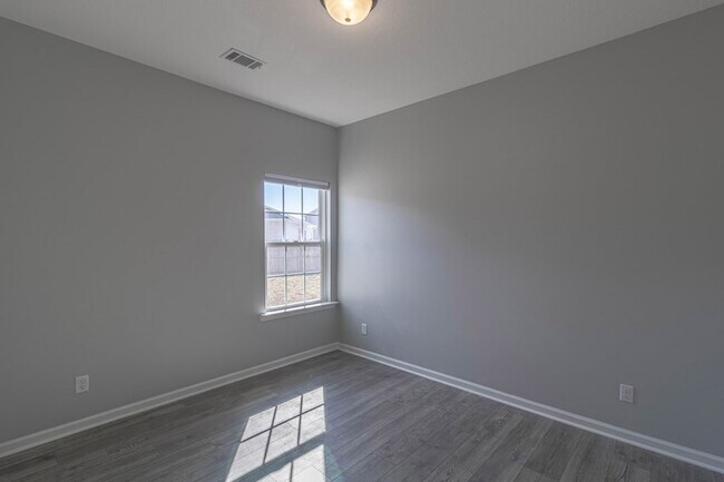 Building Photo - 377 Bobwhite Trail
