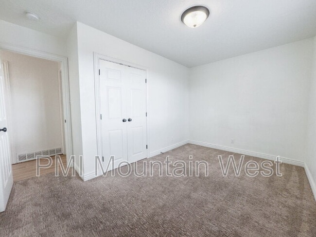 Building Photo - 2013 Nevada Cir