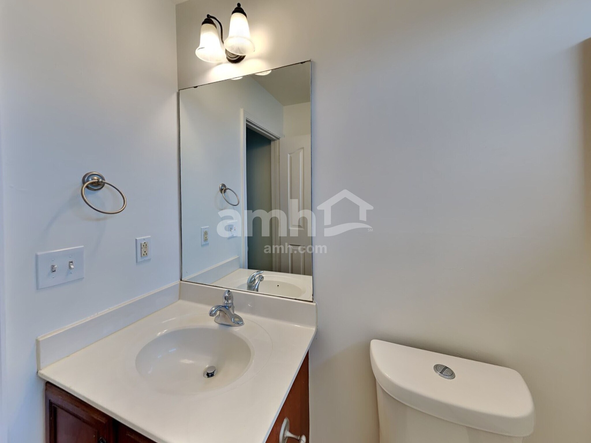 Building Photo - 3013 Community Cir