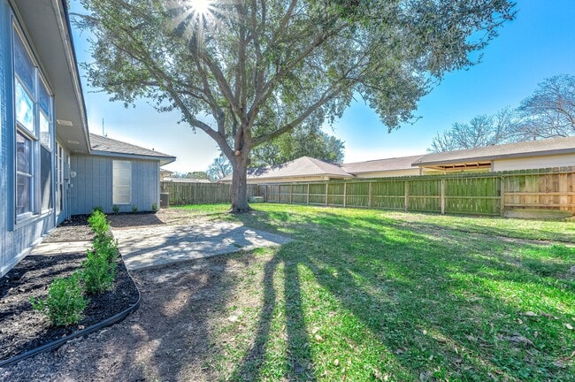 Building Photo - 2118 Pepperglen Ct