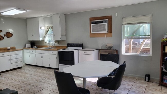 Building Photo - 25208 Old Ferry Rd