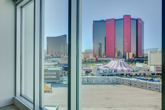 Building Photo - Sky Las Vegas 1010-Stunning, 2Bd Residence...