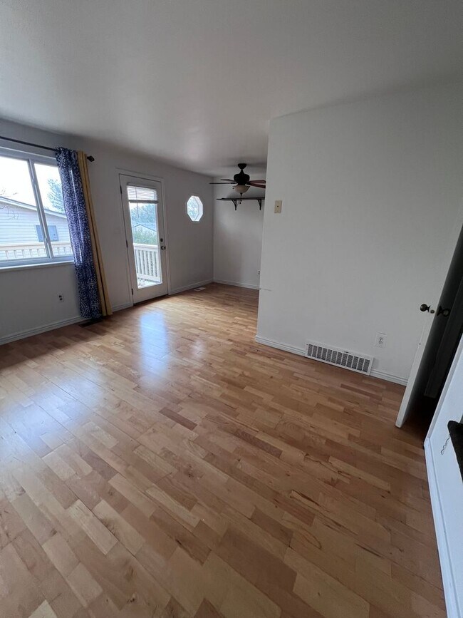Building Photo - FANTASTIC 2 Bed 2 Bath Townhome in Lafayet...