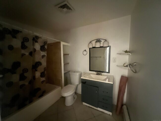 Building Photo - 381 Shelton Ave